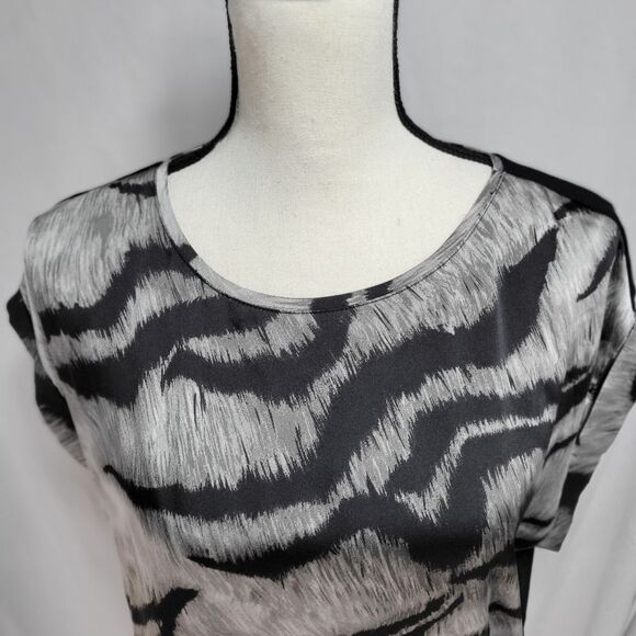 White House Black Market black/grey short sleeve tiger blouse/top, Size S - Picture 4 of 7